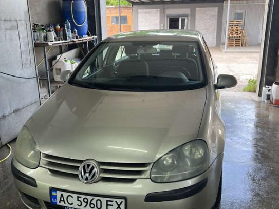 Volkswagen Golf
                            2004г. в рассрочку