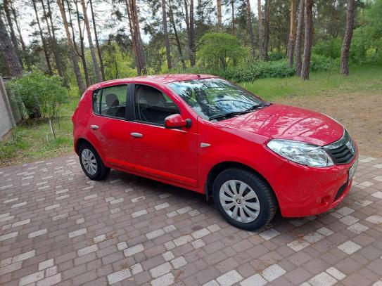 Dacia Sandero                         2009г. в рассрочку