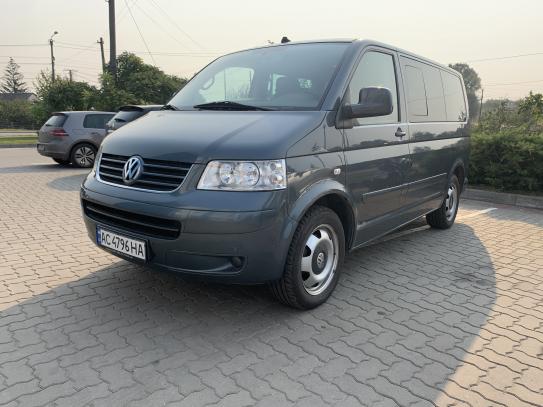 Volkswagen Multivan 2008р. у розстрочку