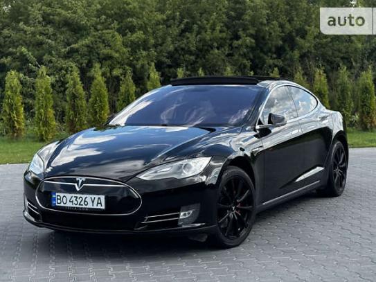 Tesla Model s 2014г. в рассрочку