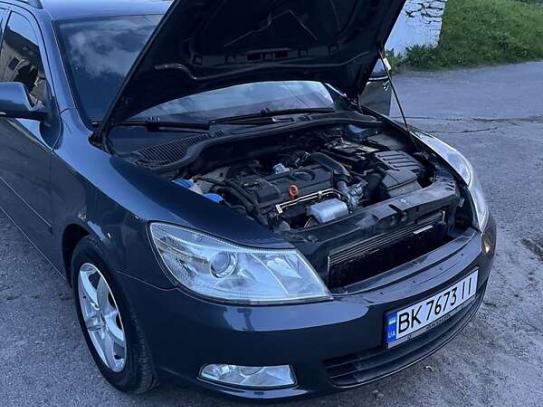 Skoda Octavia                         2010г. в рассрочку