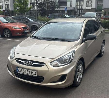 Hyundai Accent                          2012г. в рассрочку