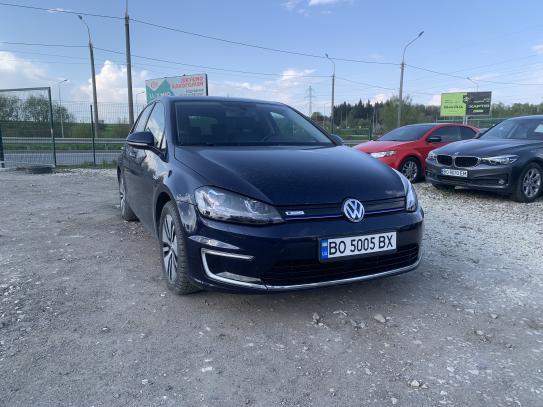 Volkswagen E-golf
                          2016г. в рассрочку