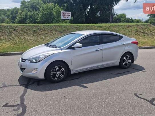 Hyundai Elantra                         2013г. в рассрочку