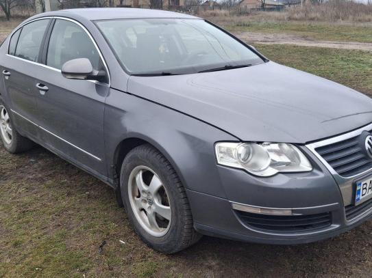 Volkswagen Passat                          2005г. в рассрочку