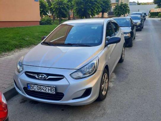 Hyundai Accent 2013р. у розстрочку