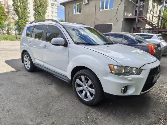 Mitsubishi Outlander                       2011г. в рассрочку