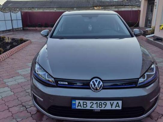 Volkswagen Golf                            2015г. в рассрочку