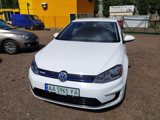 Volkswagen E-golf
                          2015г. в рассрочку