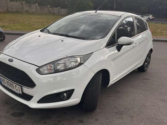 Ford Fiesta                          2016г. в рассрочку