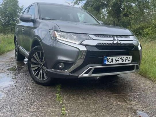 Mitsubishi Outlander                       2018г. в рассрочку