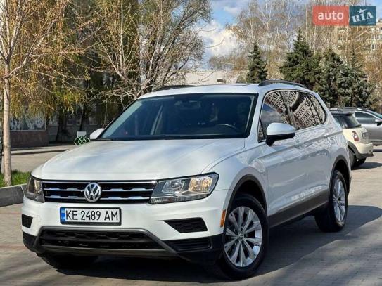 Volkswagen Tiguan
                          2017г. в рассрочку