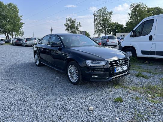 Audi A4                              2014г. в рассрочку