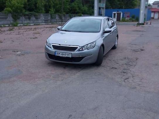 Peugeot 308                             2015г. в рассрочку