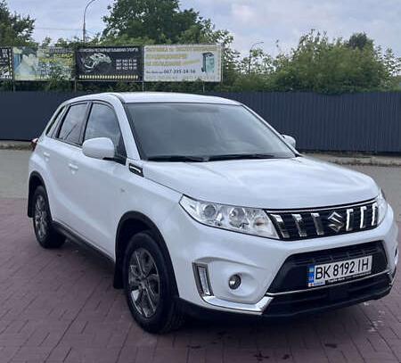 Suzuki Vitara                          2022г. в рассрочку