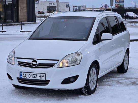 Opel Zafira                          2009г. в рассрочку