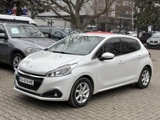 Peugeot 208 2017р. у розстрочку