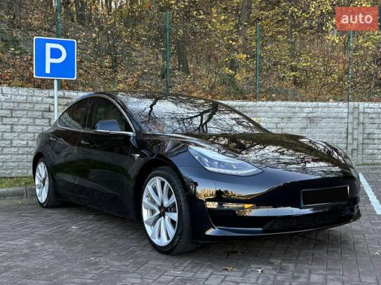 Tesla Model 3 2019г. в рассрочку