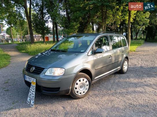 Volkswagen Touran                          2003г. в рассрочку