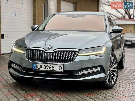 Skoda Superb
                          2021г. в рассрочку