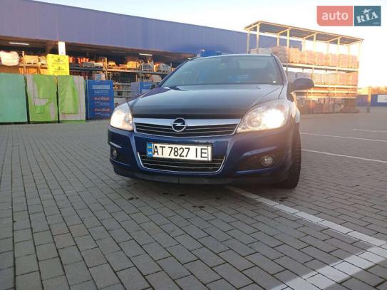 Opel Astra station wagon 2007г. в рассрочку