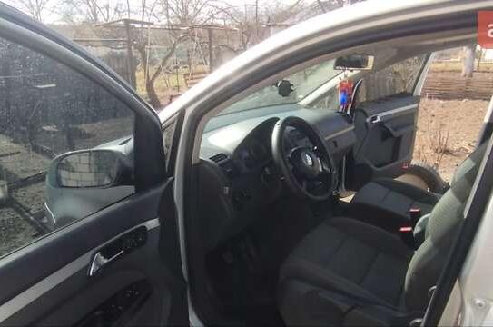 Volkswagen Touran 2003г. в рассрочку