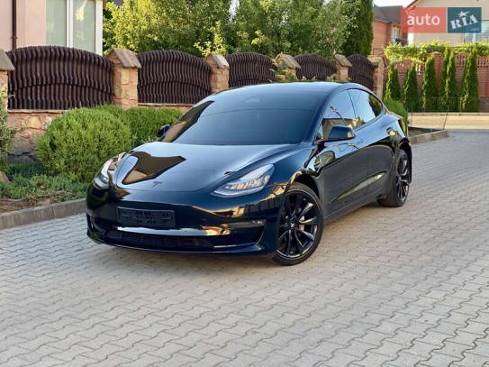 Tesla Model 3 2019г. в рассрочку