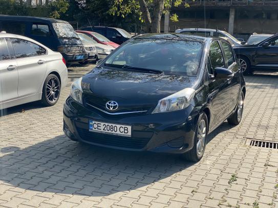 Toyota Yaris 2013г. в рассрочку