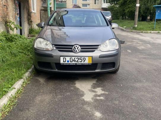 Volkswagen Golf
                            2005г. в рассрочку