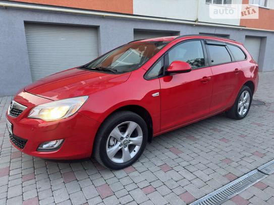 Opel Astra 2010г. в рассрочку