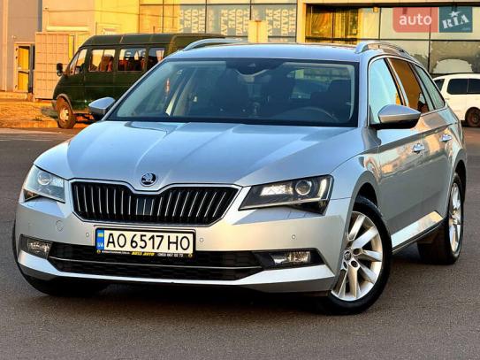 Skoda Superb                          2017г. в рассрочку