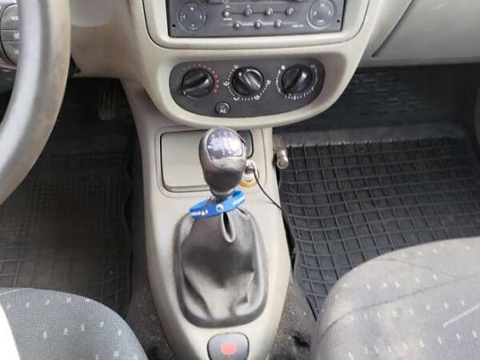 Renault Clio symbol                     2003г. в рассрочку