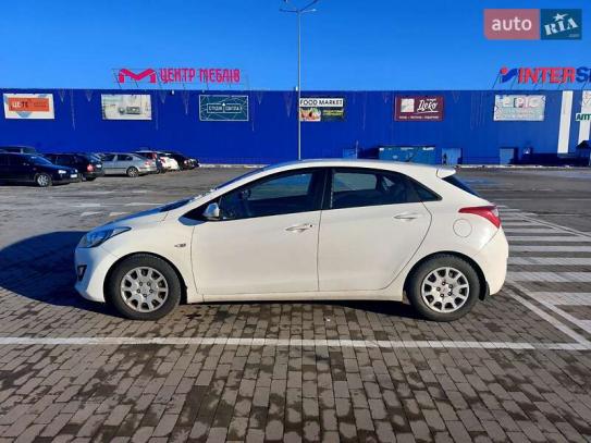 Hyundai I30                             2012г. в рассрочку