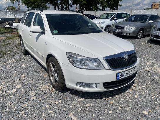 Skoda Octavia                         2012г. в рассрочку