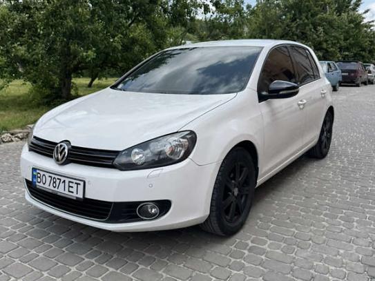 Volkswagen Golf
                            2011г. в рассрочку