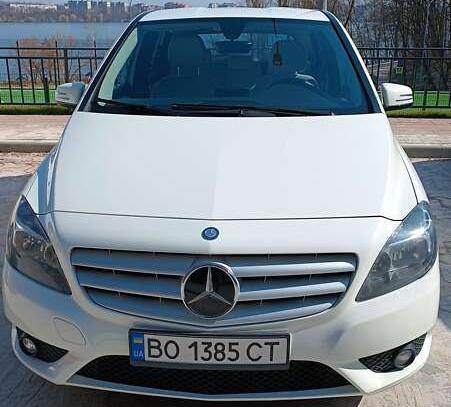 Mercedes-benz B 180 cdi 2013р. у розстрочку