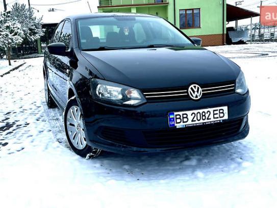 Volkswagen Polo 2012р. у розстрочку