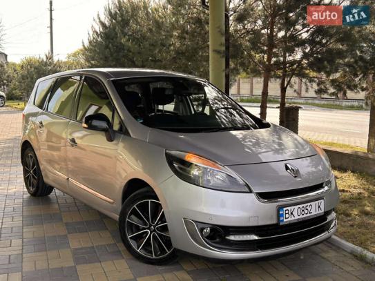 Renault Grand scenic
                    2012г. в рассрочку