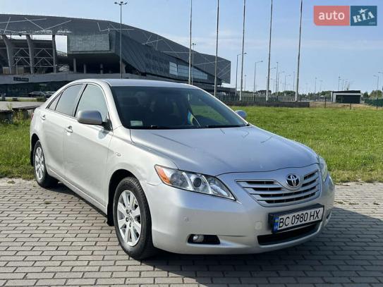 Toyota Camry                           2008г. в рассрочку