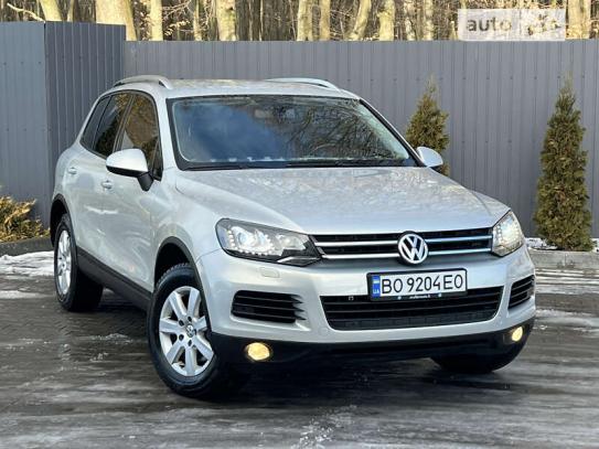Volkswagen Touareg 2013р. у розстрочку