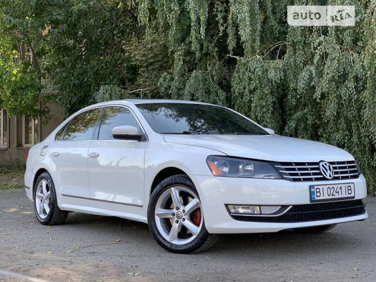 Volkswagen Passat 2013р. у розстрочку