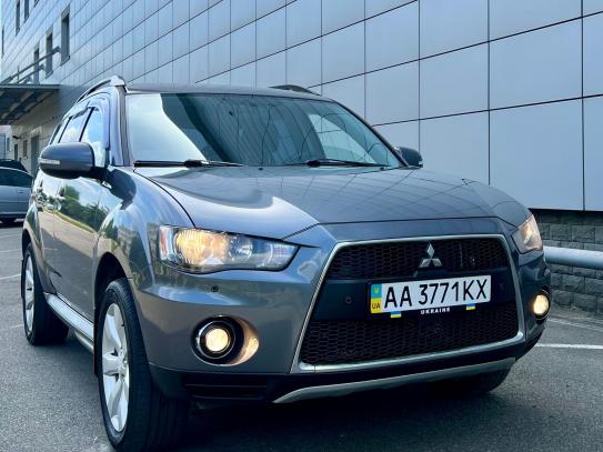Mitsubishi Outlander                       2011г. в рассрочку