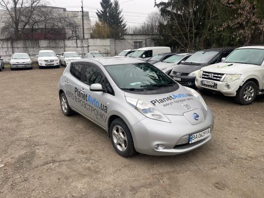 Nissan Leaf                            2013г. в рассрочку