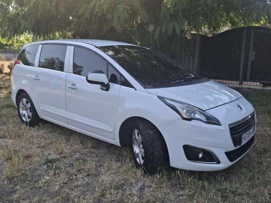 Peugeot 5008                            2016г. в рассрочку