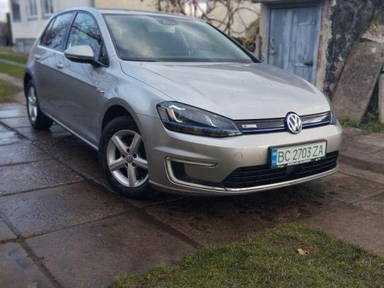 Volkswagen E-golf                          2015г. в рассрочку