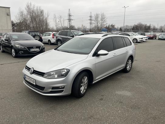 Volkswagen Golf                            2013г. в рассрочку