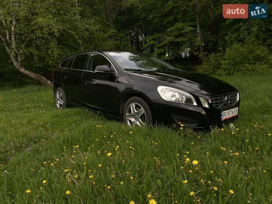 Volvo V60                             2011г. в рассрочку
