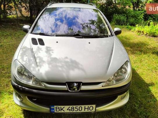 Peugeot 206                             2002г. в рассрочку