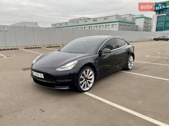 Tesla Model 3 2019г. в рассрочку