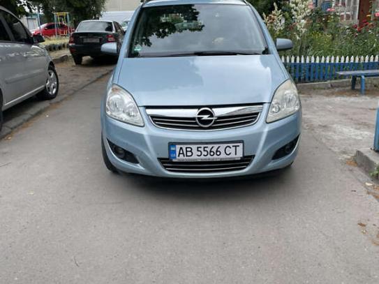 Opel Zafira                          2009г. в рассрочку